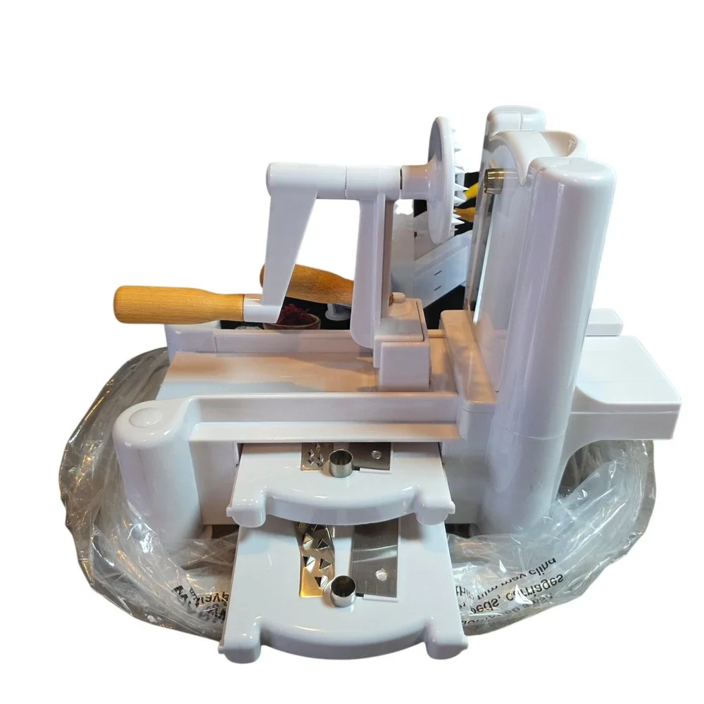 Frigidaire 4 Piece Spiralizer Set 3 Stainless Steel Blades Wooden‎ Crank